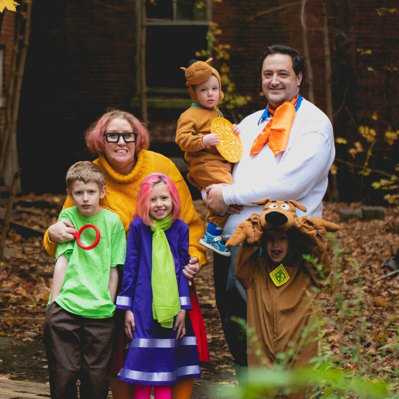 Family Dressed as Mystery Inc from Scooby Doo